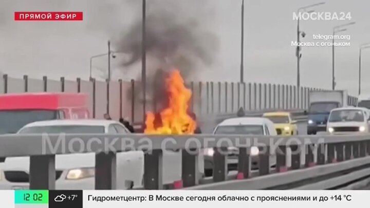 Автомобиль загорелся на МСД рядом с МЦД-3 Перово