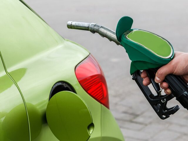 Новак заявил, что в РФ нет угрозы резкого роста цен на бензин