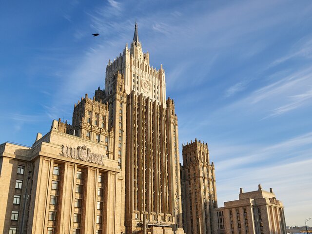 Захарова: Москва ответит на объявление Румынией персоной нон грата дипломата РФ