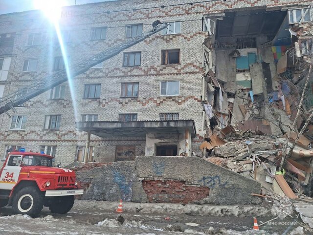 Всех жильцов частично обрушившегося дома эвакуировали в Печоре