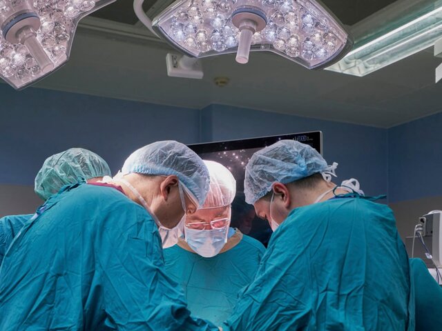 Подмосковные врачи прооперировали девочку с двумя литровыми кистами яичников