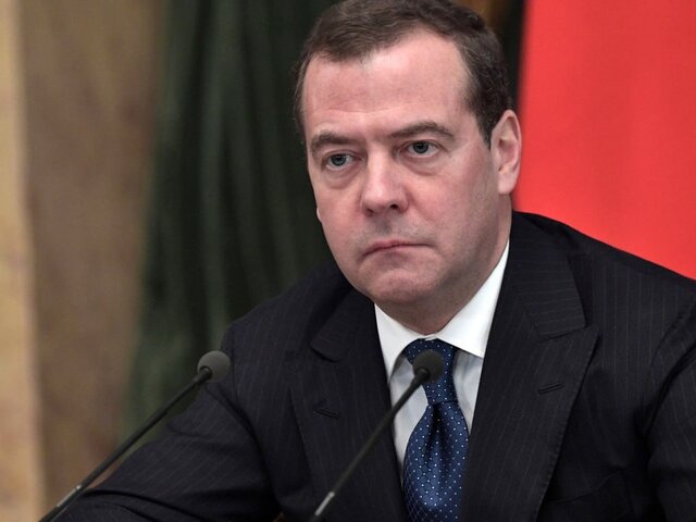 Медведев обвинил Зеленского в боязни проводить выборы из-за конкуренции