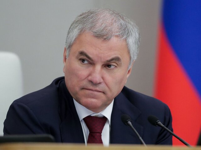 Песков заявил, что РФ на церемонии прощания с Раиси представит Володин