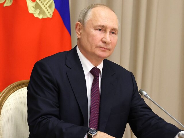 Путин расширил выплаты в 5 млн рублей на семьи погибших в зоне СВО сотрудников МО РФ