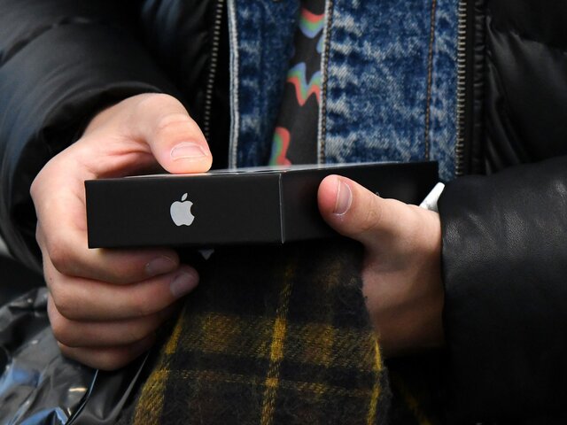 В России рекордно подешевел iPhone 12