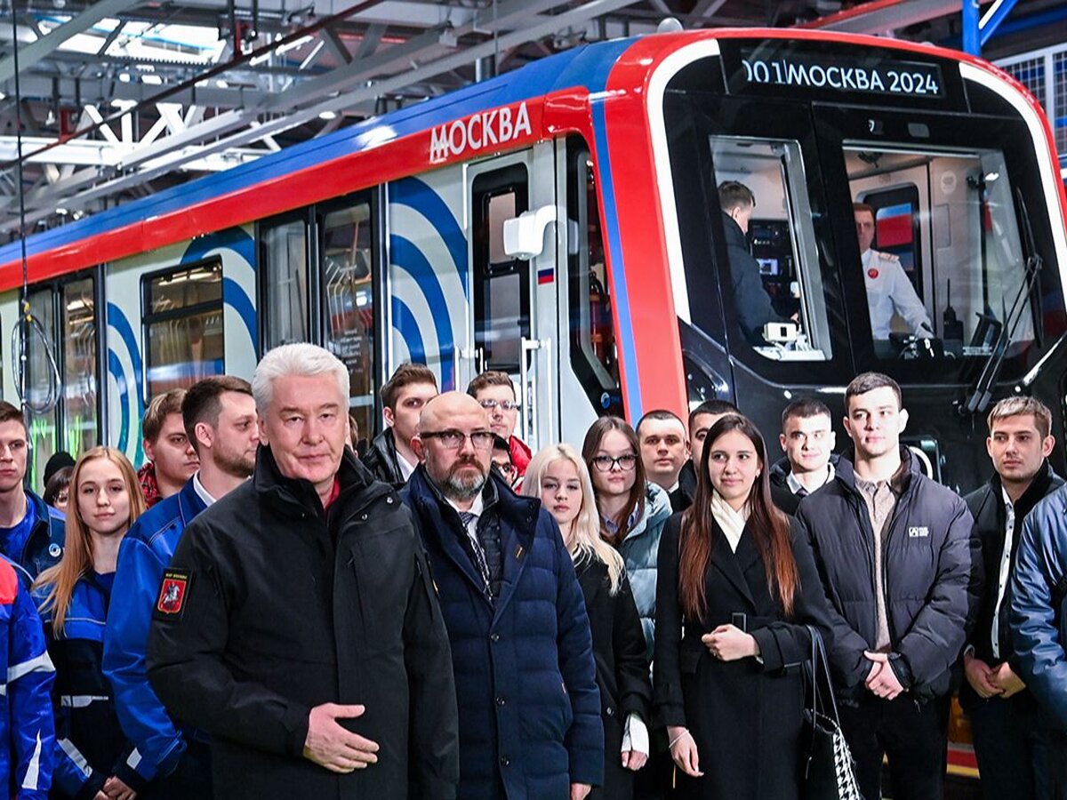 Собянин объявил о выходе на линии метро поезда нового поколения  