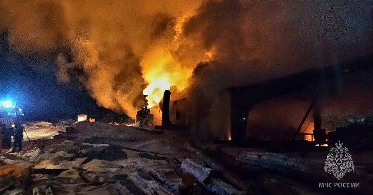 Три человека погибли при пожаре в Тюменской области