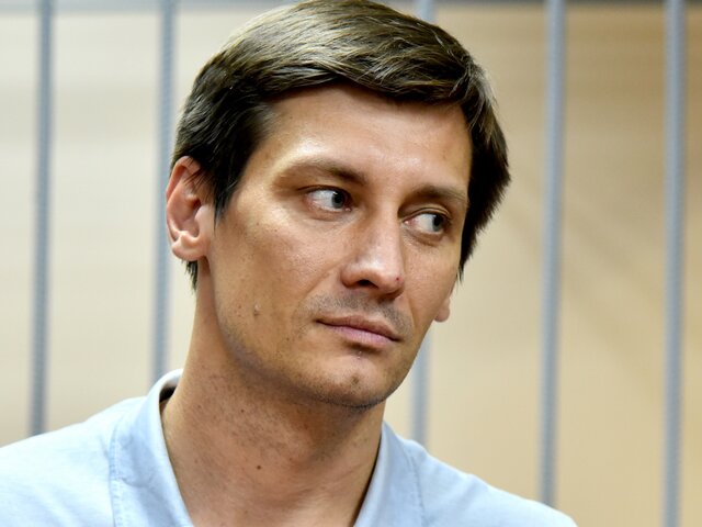 Суд в Москве заочно арестовал Дмитрия Гудкова по делу о фейках про ВС РФ