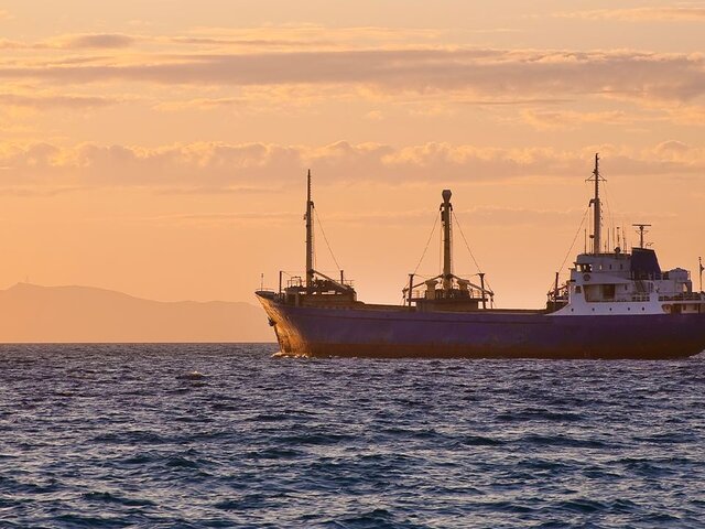 Три моряка пропали с судна под флагом Барбадоса после атаки у берегов Йемена – СМИ
