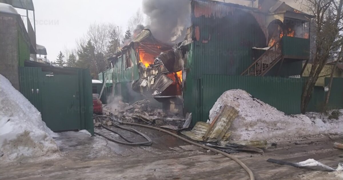 Пожар в автосервисе в Химках полностью ликвидировали