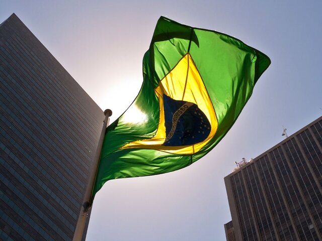 Бразилия отказалась поставлять по просьбе Запада боеприпасы Киеву – Bloomberg