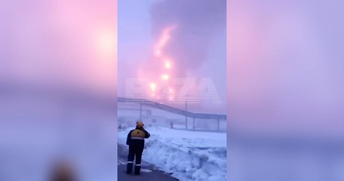 Пожар произошел на Сызранском НПЗ в Самарской области