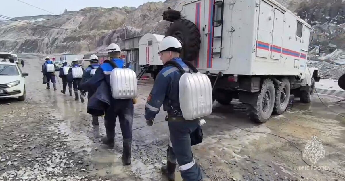 Вода продолжает поступать в рудник «Пионер» и карьер