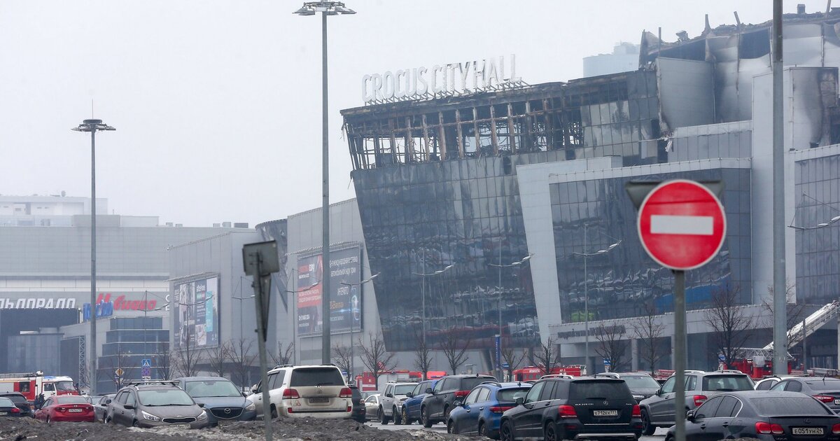 В больницах после теракта в «Крокус Сити Холле» остаются 77 человек