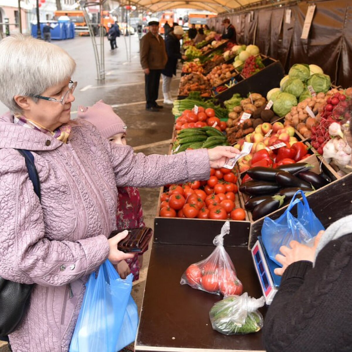 Фермерские продукты для московских ярмарок привозят более чем из 40  регионов – Москва 24, 30.03.2024