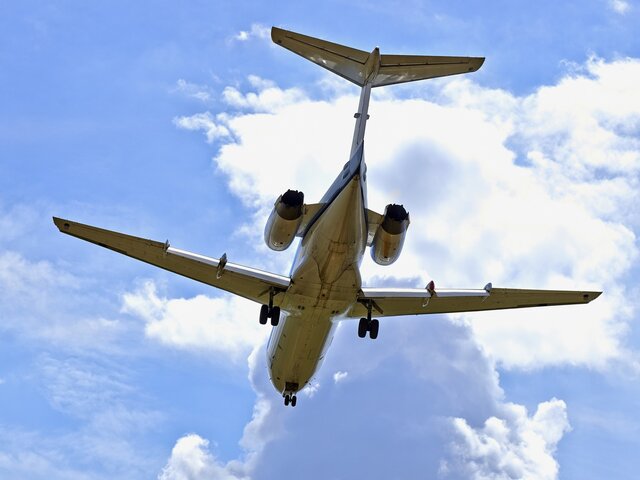 Летевший из Красноярска в Благовещенск самолет готовится к аварийной посадке в Чите