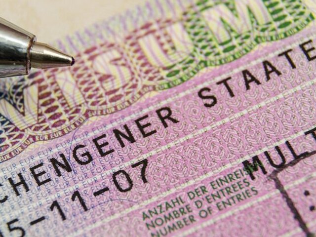 Румыния впервые начнет выдавать шенгенские визы россиянам с 31 марта