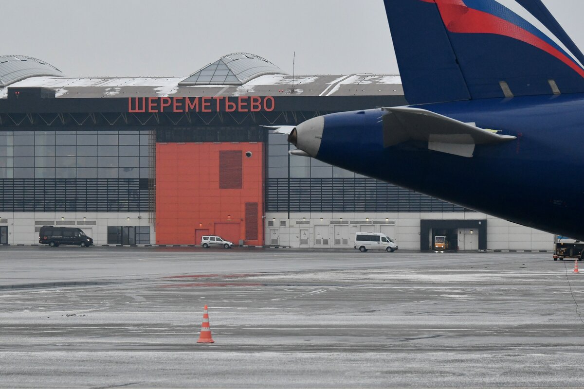 Полиция расследует инцидент с женщиной с бомбой в Шереметьево – Москва 24,  24.03.2024