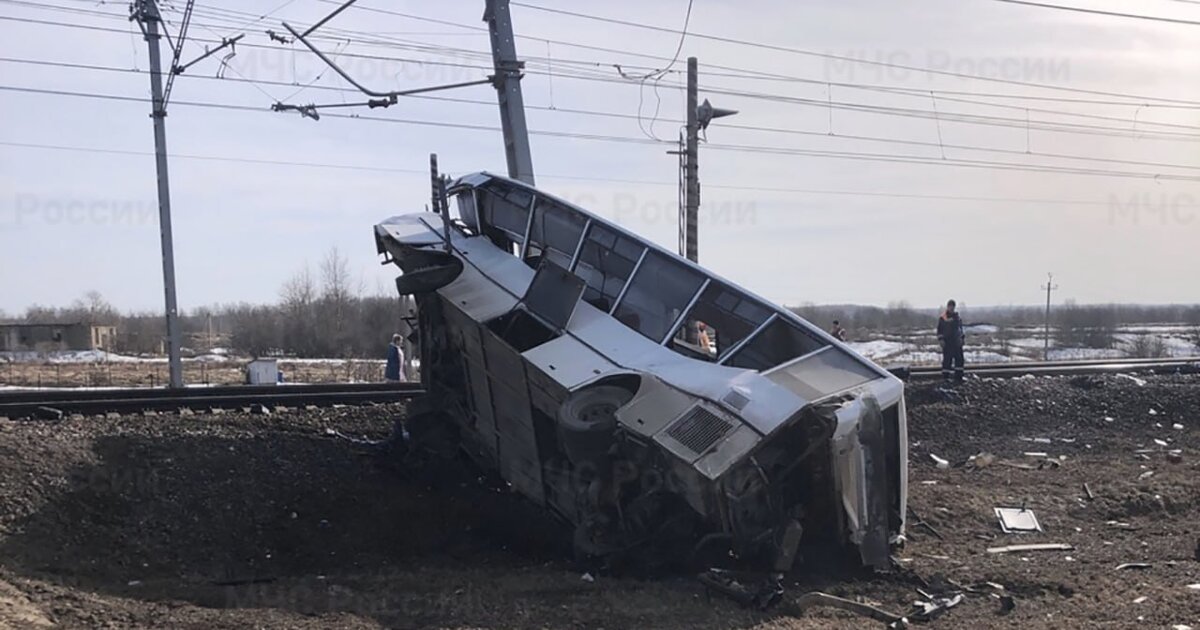 Число жертв ДТП с автобусом в Ярославской области выросло до восьми