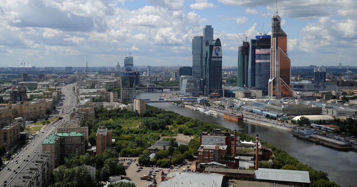 Москва 2014 г. Кутузовский проспект 24 Москва Москва Сити. Деревня напротив Москва Сити. Москва Кутузовский проспект напротив Москва Сити. Экология Москвы.