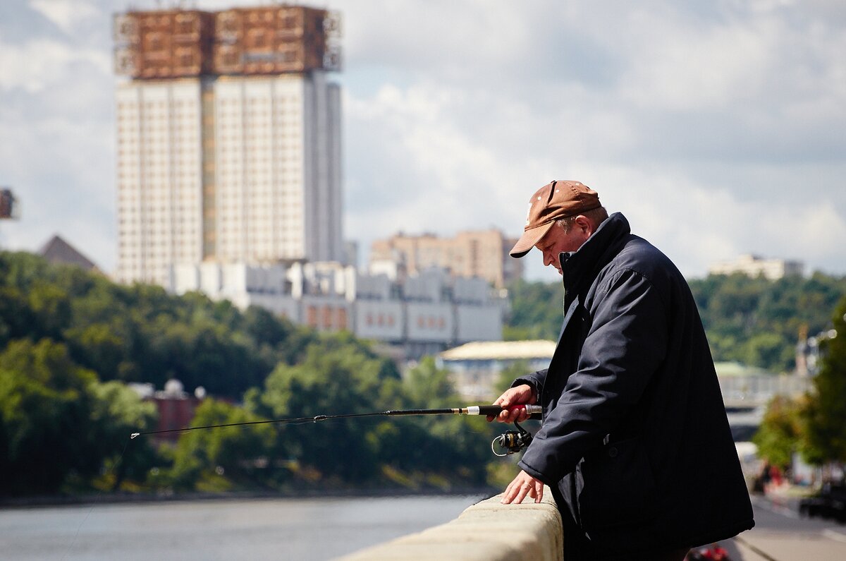 Рыбалка на Москве-реке: радиоактивный бред и дзен-фанатики – Москва 24,  26.06.2014