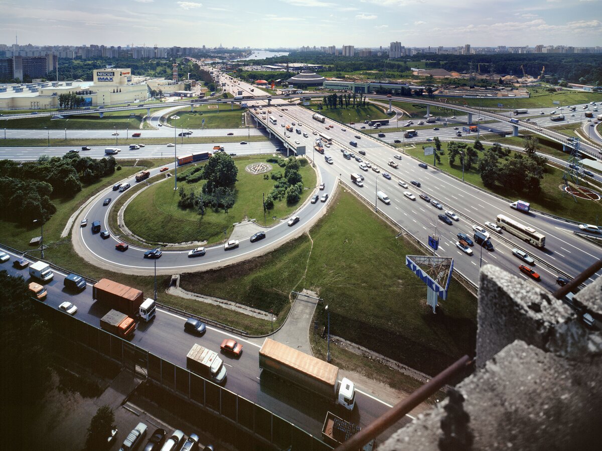 Кар москва. МКАД, пересечение с Рублевским шоссе. МКАД панорама. Комплексы на МКАД. Транспортные связи Москвы.