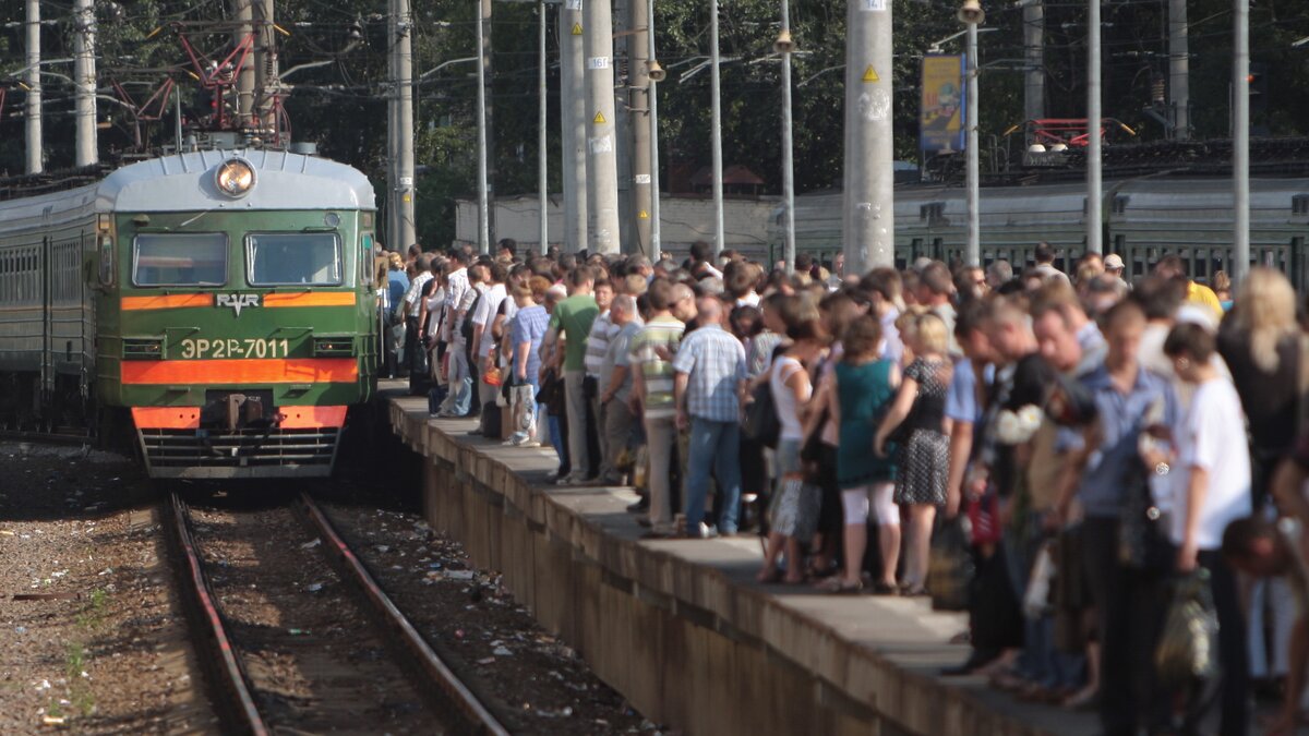 Для контролеров в электричках выпустят инструкции по работе с 