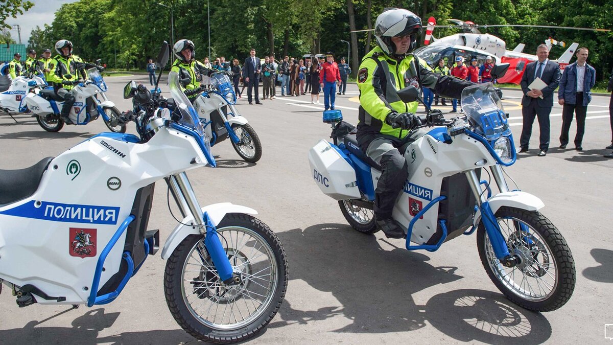 Собянин передал ГИБДД 30 электромотоциклов – Москва 24, 13.06.2018