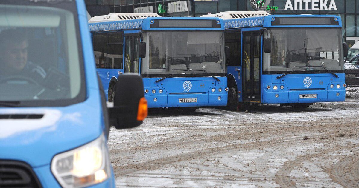 Транспорт 23. Автобус л Лужники. Общественного транспорта ;\l. Автобус л метро спортивная.