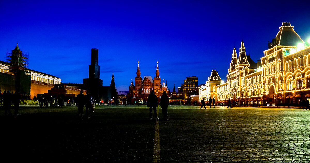 Большая земля москва. Большой театр час земли. Зарядье подсветка.