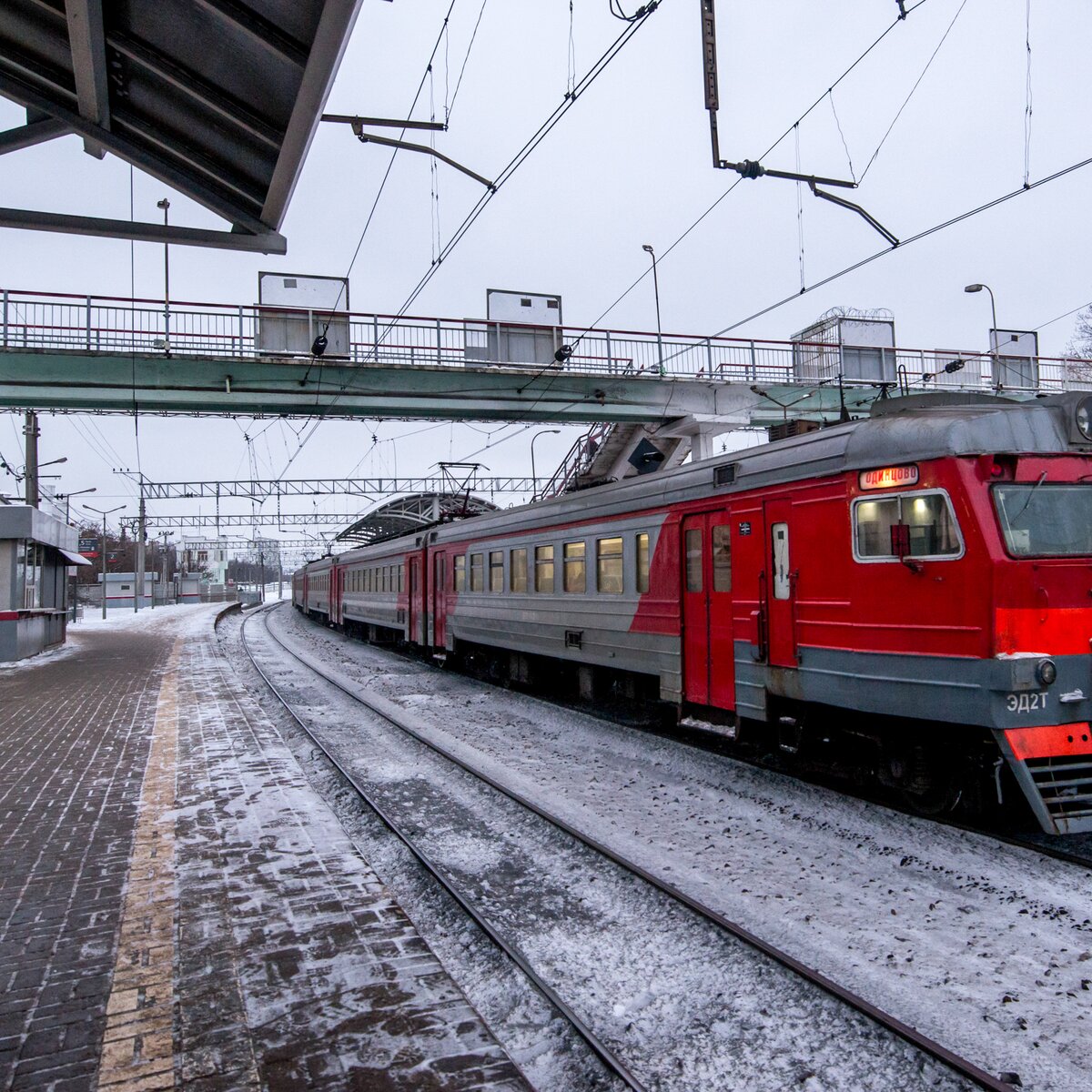 Электричка Москва – Фрязино сбила насмерть двоих мужчин – Москва 24,  01.02.2018