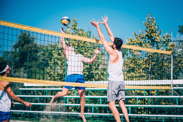 поиграть в волейбол в москве для любителей где можно