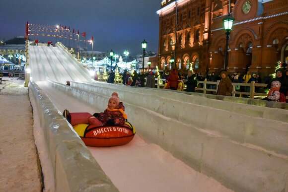 Ледяная горка в центре москвы