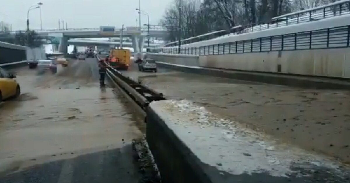 В Москве затопило Тушинский тоннель. Затопление Тушинского тоннеля. Прорыв Тушинского тоннеля. Тушинский тоннель затопило.