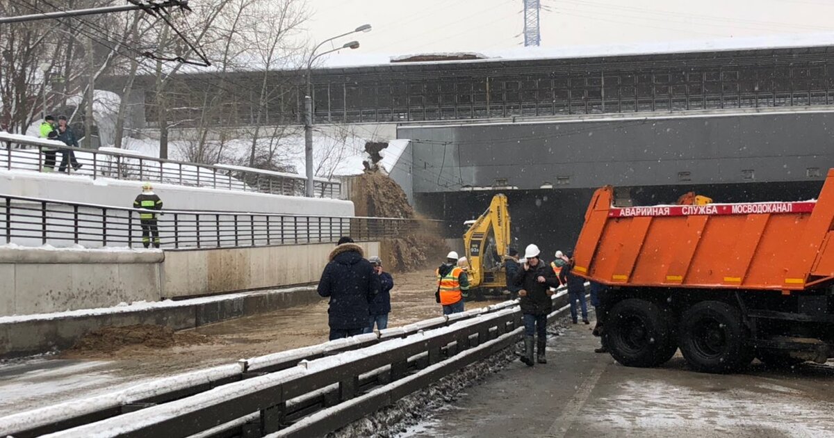 В Москве затопило Тушинский тоннель. Волоколамское шоссе туннель. Тушинский тоннель. Затопление Тушинского тоннеля.