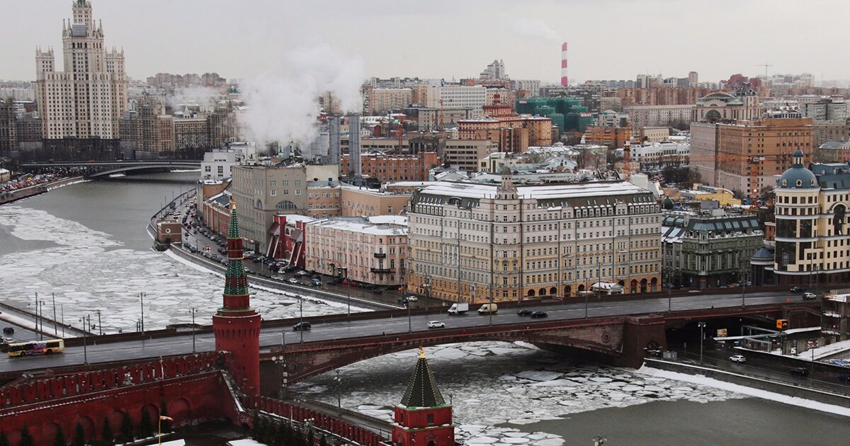 Раз москва. Малый Москворецкий мост в Москве. Васильевский мост Москва. Москворецкая набережная зима. Лестница Москворецкого моста Москва.