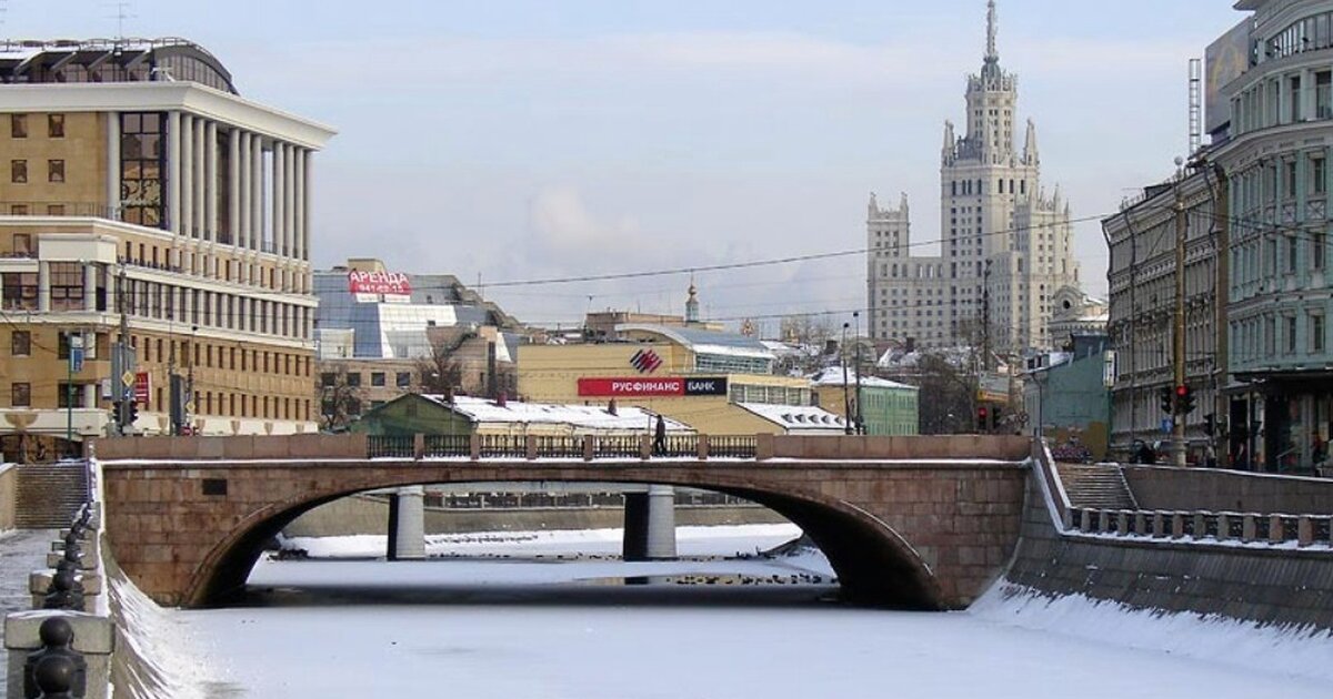 Новокузнецкий мост москва