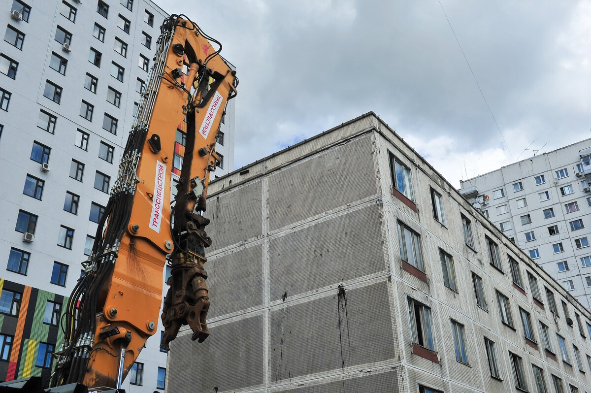 Какие дома снесут. Снесенные здания Москвы. Реновация в Москве. Умный снос зданий. Консервация реновации здания.