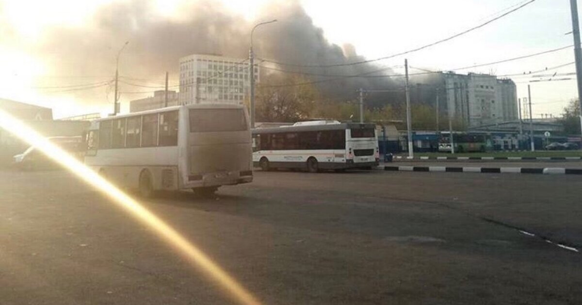 Что случилось с зоной. Пожар на шоссе Энтузиастов. Пожар на улице шоссе Энтузиастов. Подольск промзона. Что горит сейчас в промзоне в Кстово.