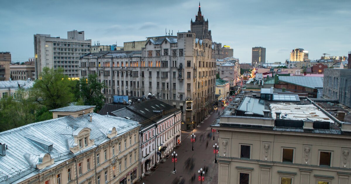 Москва какой улица какой дом. Старый Арбат вид сверху. Улица старый Арбат вид сверху. Арбат Москва с высоты. Вид на Арбат.