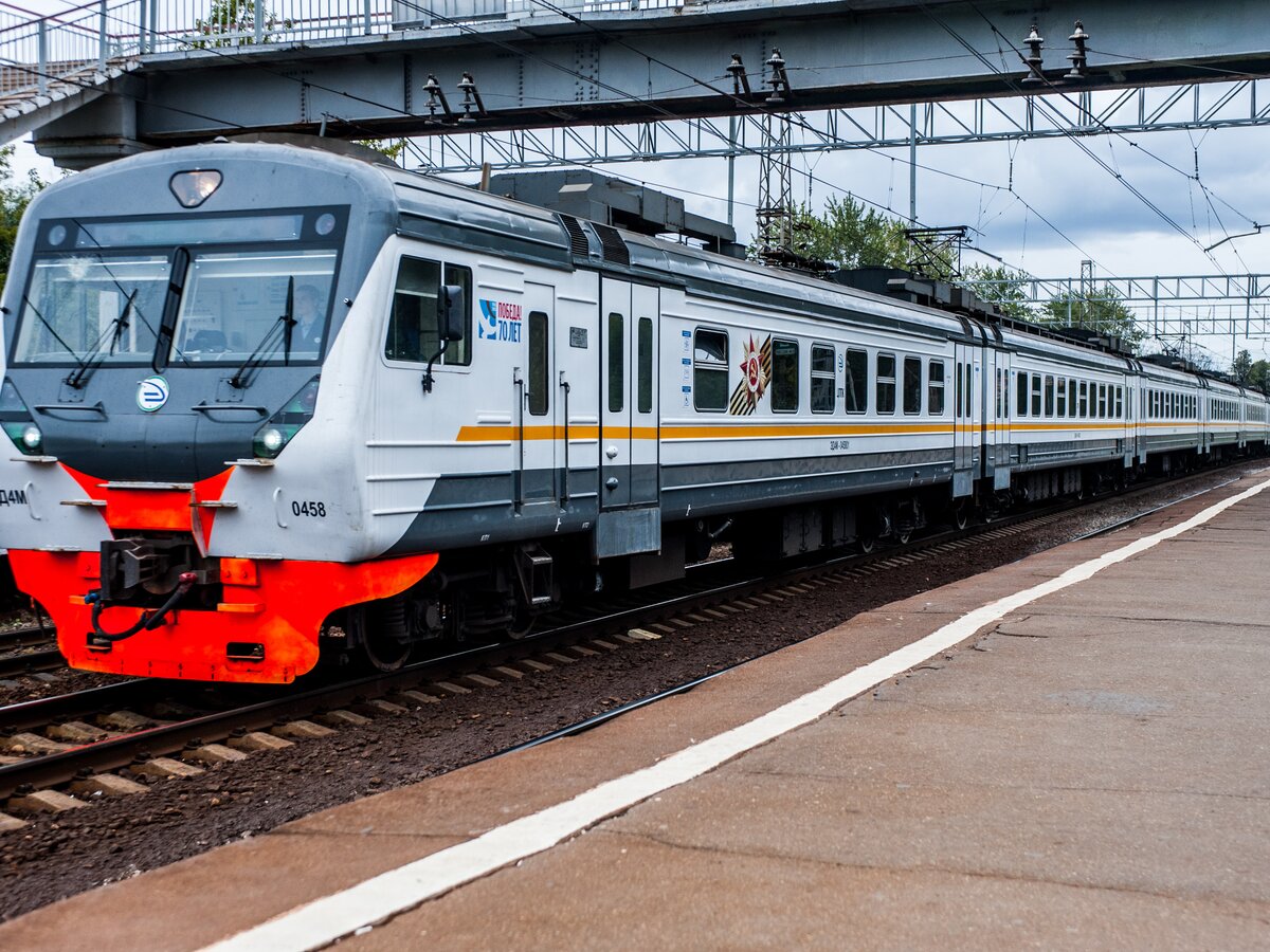 В Подмосковье пассажир электрички сломал нос женщине после просьбы убрать ноги