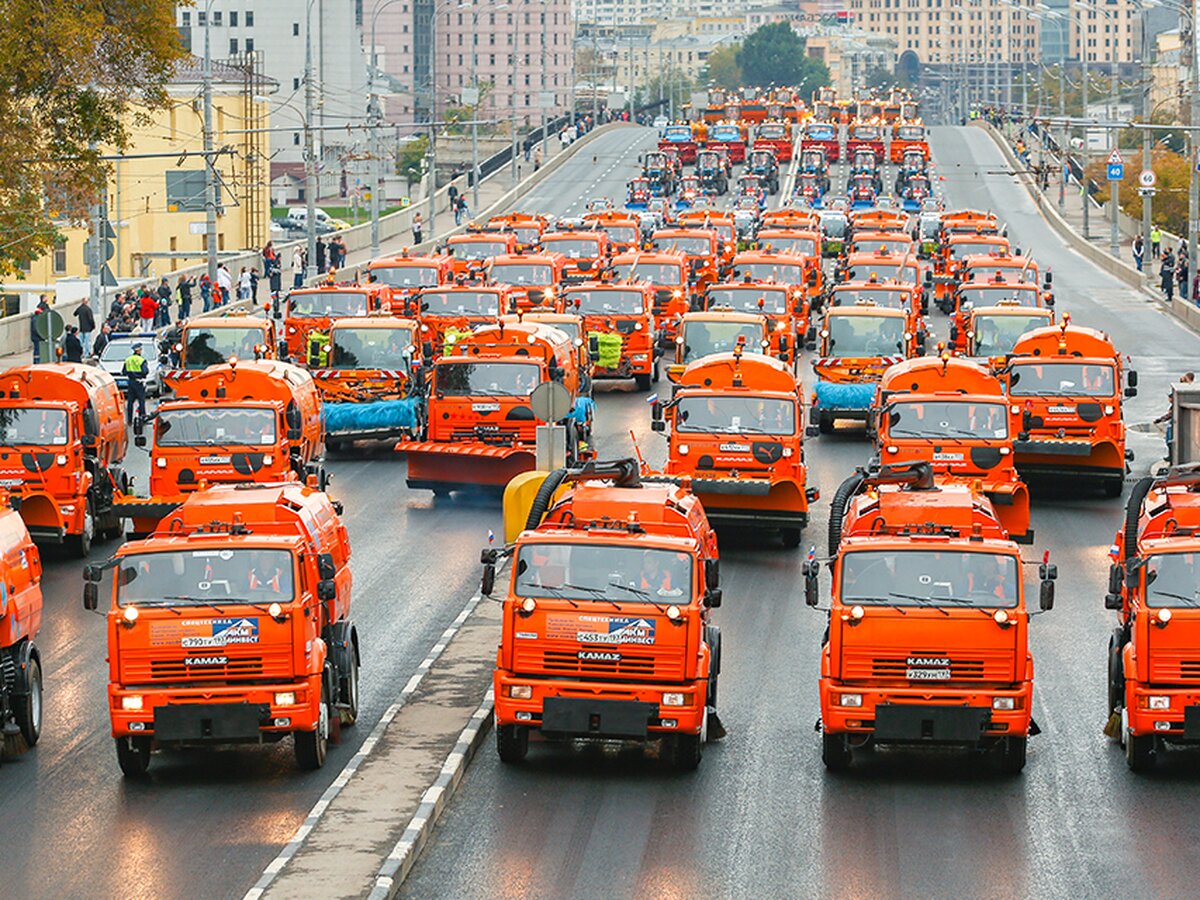 Почти 700 спецмашин примут участие в параде городской техники – Москва 24,  13.09.2019