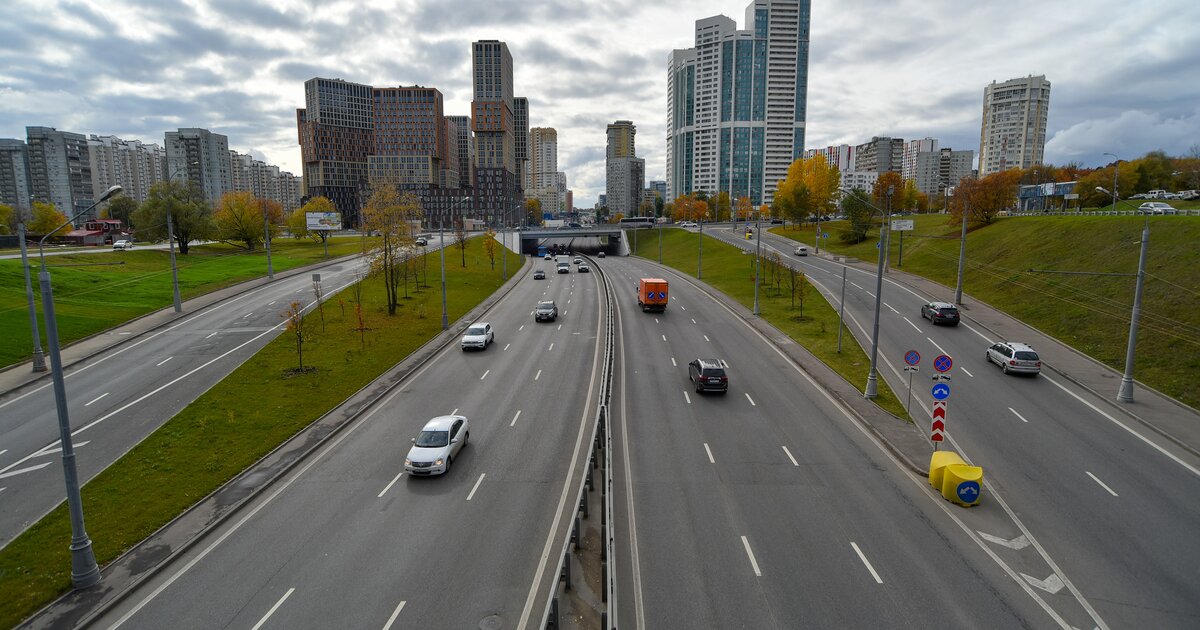 Автомобили город москве. Автомобили в Москве. Авто Москва. Москва уменьшенная. Интересное Москва машины.