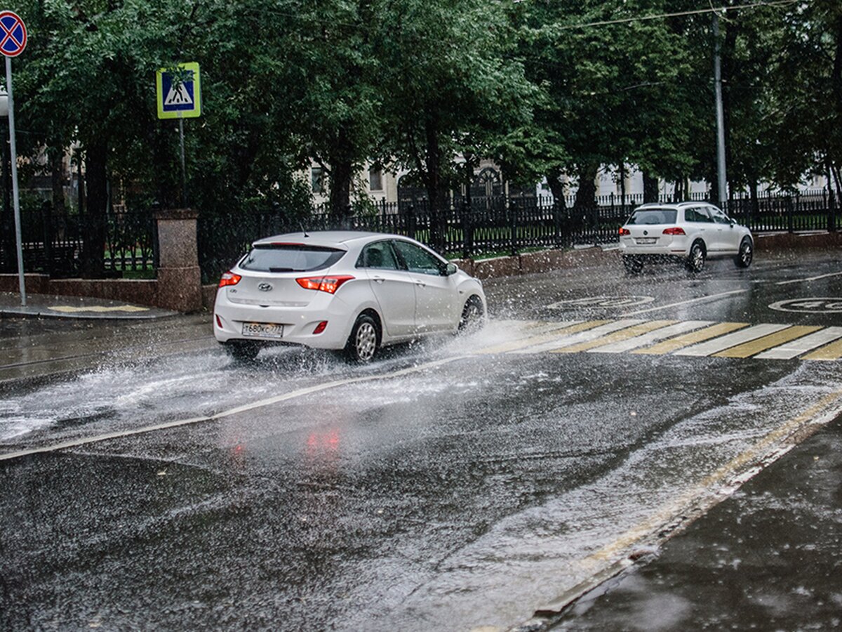 Сильный ливень начался в некоторых районах Москвы – Москва 24, 18.07.2019