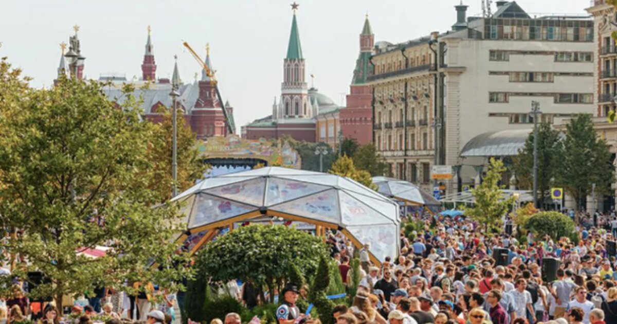 Общество город. День города Москва 2010. Фото всех москвичей с днем города.