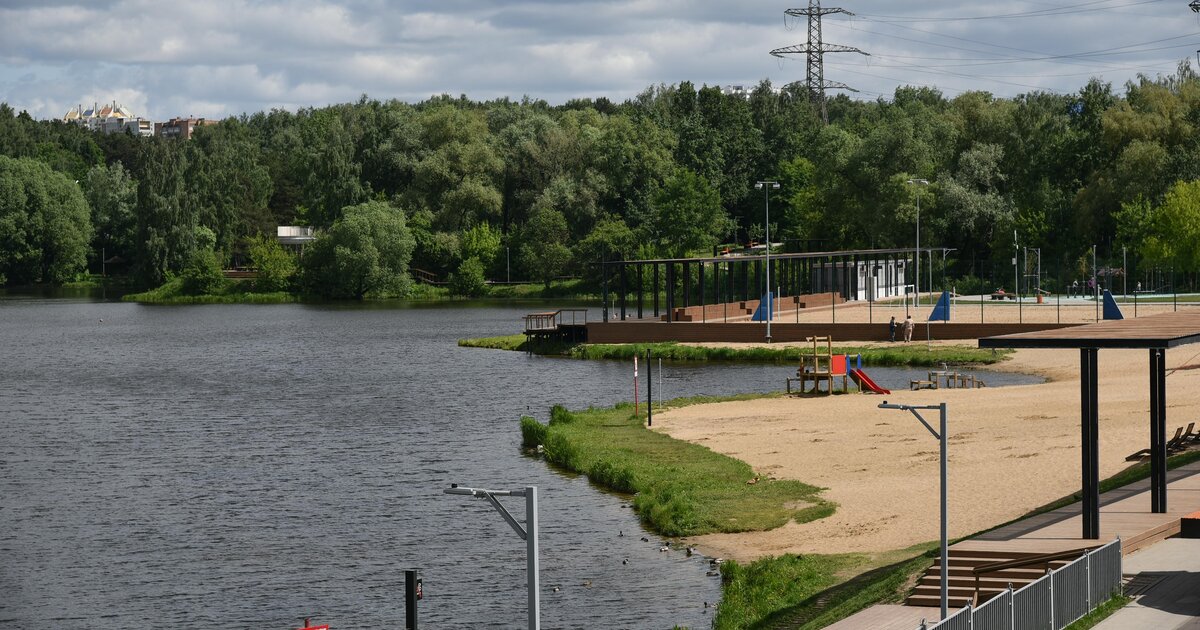 Левобережный пляж чувашская республика. Пляж Левобережный Ховрино. Озеро Левобережный. Пляж Союз Левобережная. Пляж Левобережный Москва.