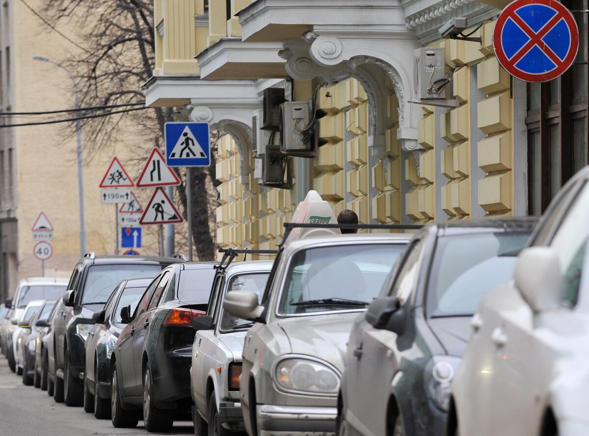 Пешие инспекторы начали фиксировать стоянки для служебных авто – Москва 24,  13.09.2013