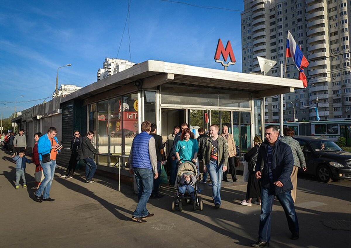 Движение транспорта ограничат рядом со станцией метро 