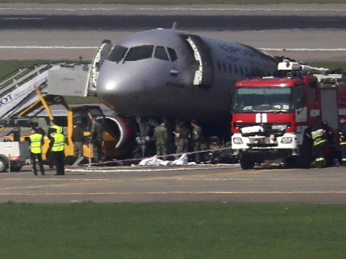 Почему пилоты не смогли мягко посадить SSJ 100 в Шереметьеве – Москва 24,  06.05.2019