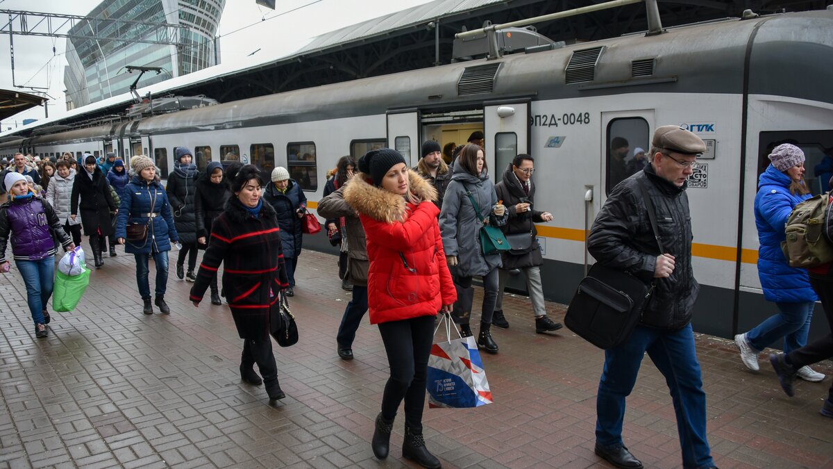 Восемь поездов в Москву и область опаздывают из-за поломок на путях –  Москва 24, 28.10.2019